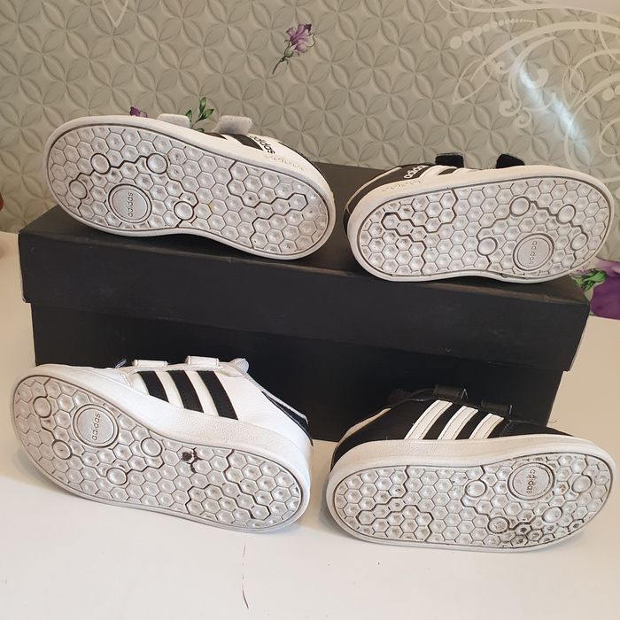 Adidasi originali  copii mas 21 si 24