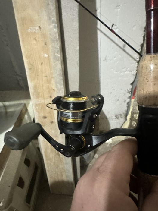 Vand laseta spinning cu mulineta okuma