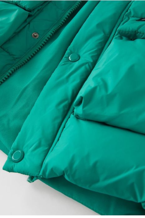 Продавам чисто ново пухено яке пълнеж 277 гр. на фирмата Зара