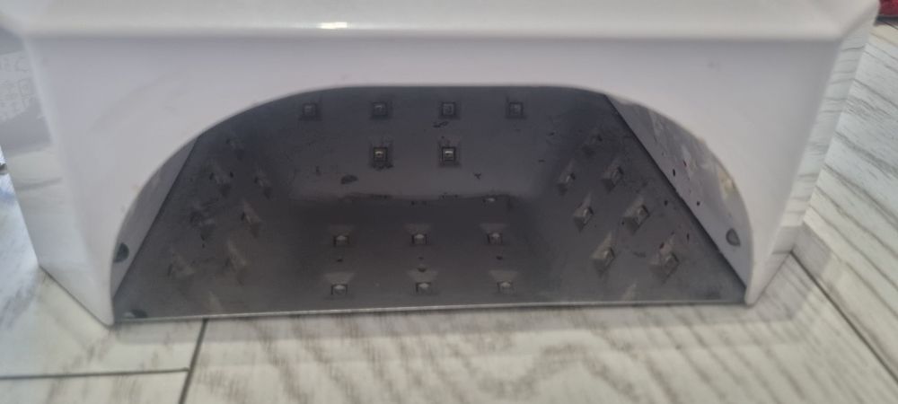 Lampa uv manichiura sokwik