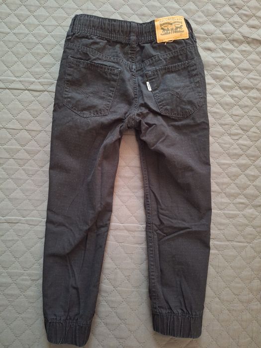 Дънки Zara, levi's и яке