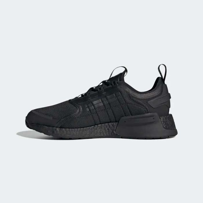 Оригинални обувки ADIDAS NMD V3  размери EU42, 43 1/3 ,46 2/3