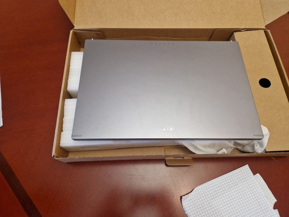 Продам ноутбук новый в упаковке
