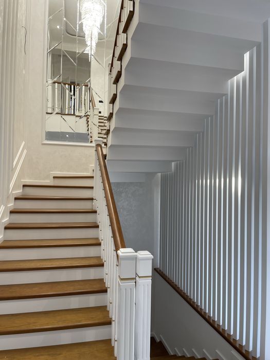 Eshik zina batareya apshifka plintus tayorlab o'rnatib beramiz.