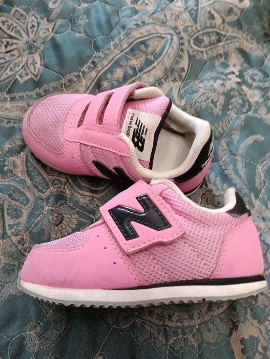 Продам детскую обувь