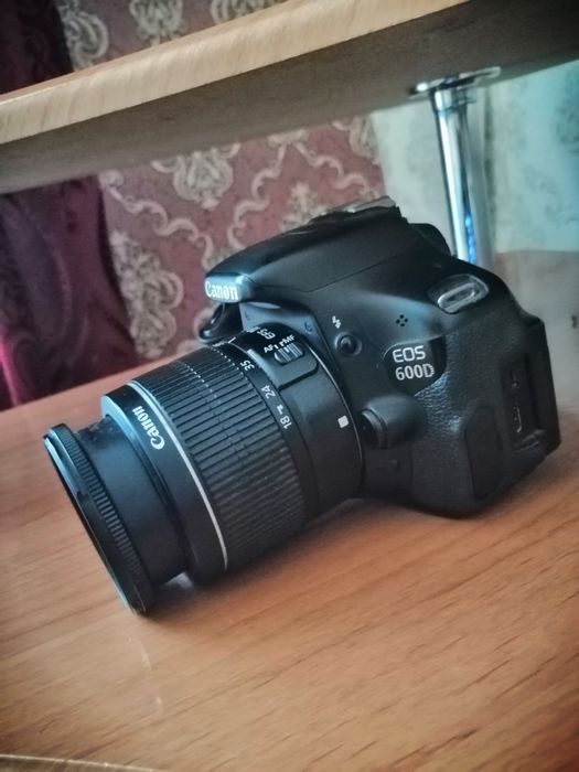 Фотоаппарат EOS 600d.  Жақсы түсіреді .