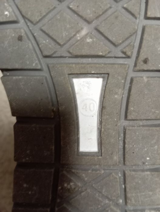 Продам кросовки новые