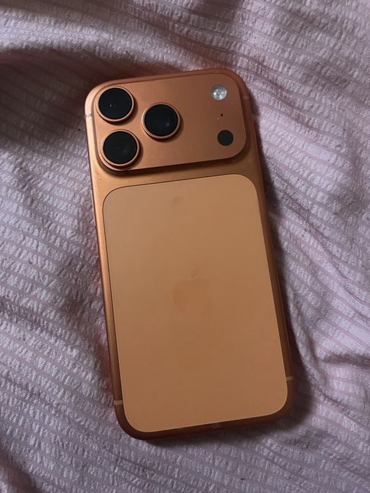 Продам Iphone 17 pro