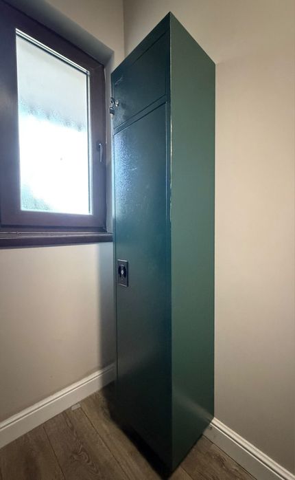 Dulap metalic / Rastel pentru 5 arme cu seif/casetă muniție – Verde