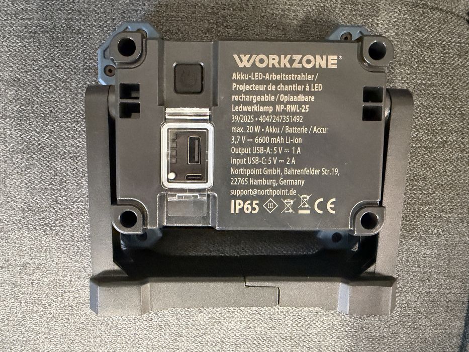 Proiector LED 2000 lumeni