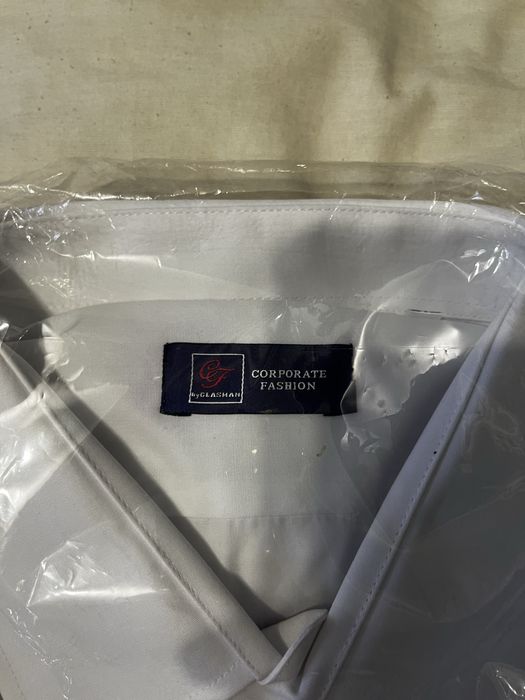 Мужская белая рубашка