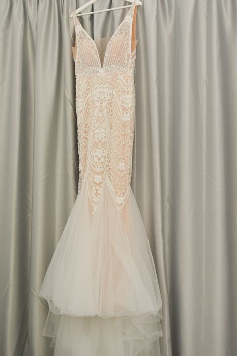 Vând rochie de mireasă cu trenă detașabilă de la Natalia Vasiliev