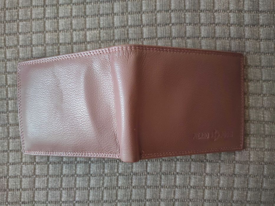 Продавам нови маркови мъжки и дамски портфейли от естествена кожа