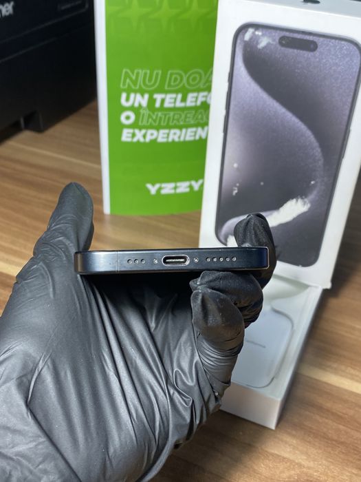 iPhone 15 Pro • 512 GB • Black Titanium