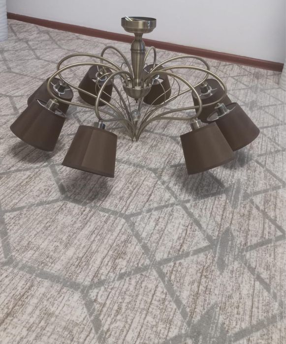 Продам люстру в зал