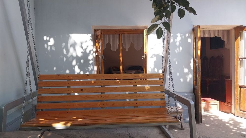 Продаётся качели- скамейка.