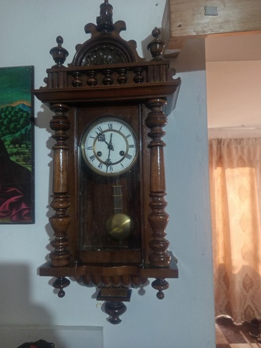 Pedulă de perete fuțional