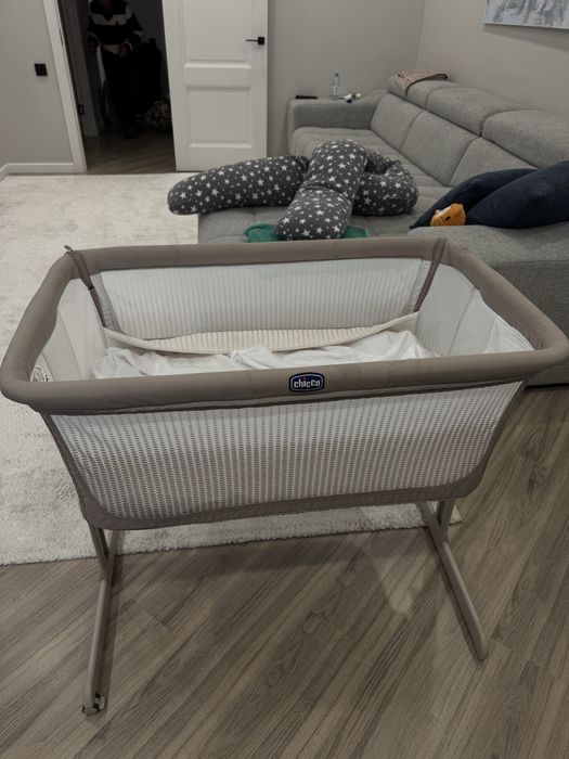 Приставная кроватка Chicco Next2Me