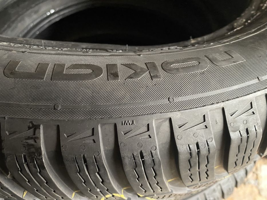 235/55/19 пара бу нокиан