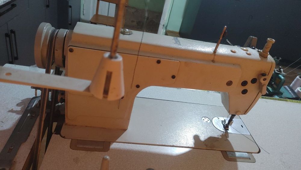 Швейная машина продается FEIYUE