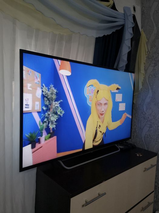 телевизор  смарт вай фай, голосовое управление,  55 дюймов