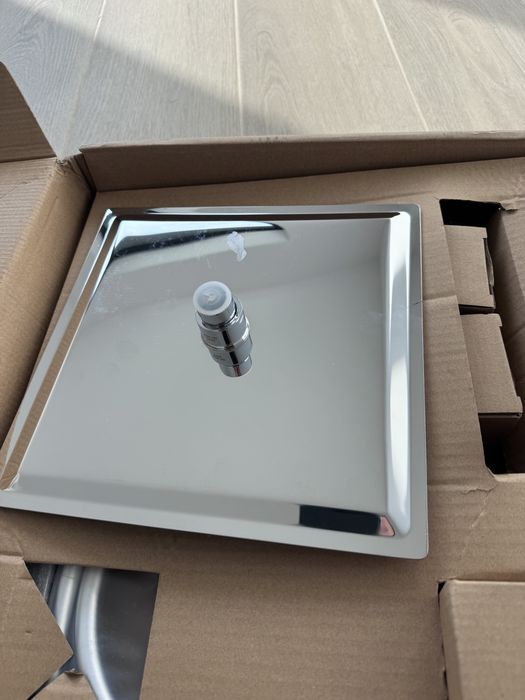 Coloana de dus cu termostat