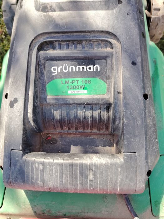 Mașină de tuns gazonul grunman