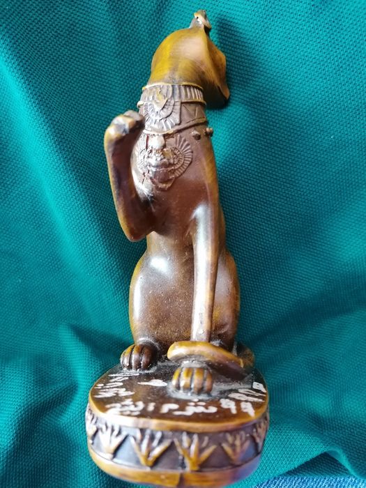 Играчка за деца с котка