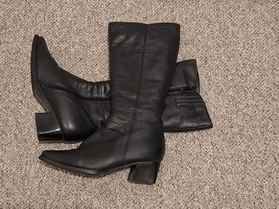 Продаются сапоги