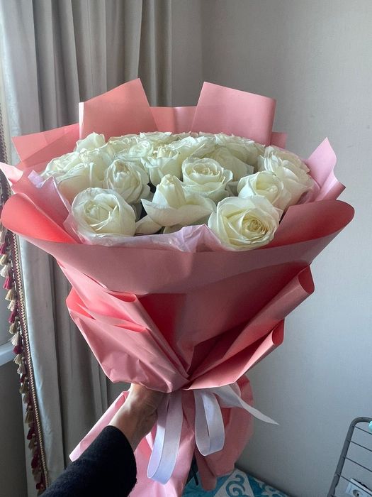 Цветы белые розы