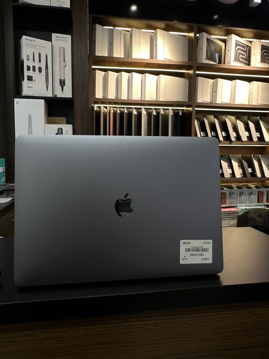 Macbook pro  core 7 16 512 holat yaxsh 450$ narh