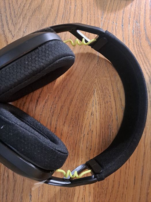 Продам игровые наушники logitech G435