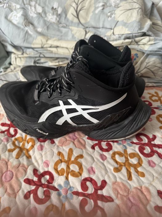 кросовки для волейбола asics