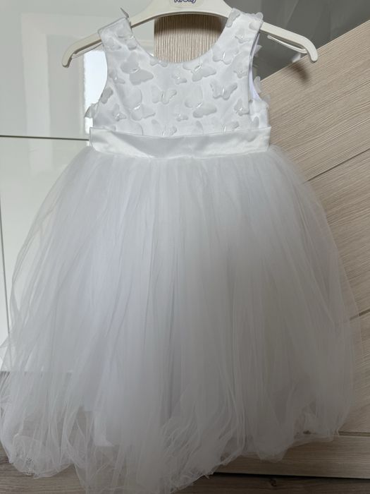 Платье нарядное 92р