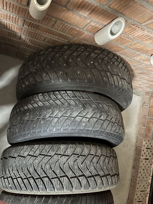 Продам комплект шин YOKOHAMA 275/60 R20