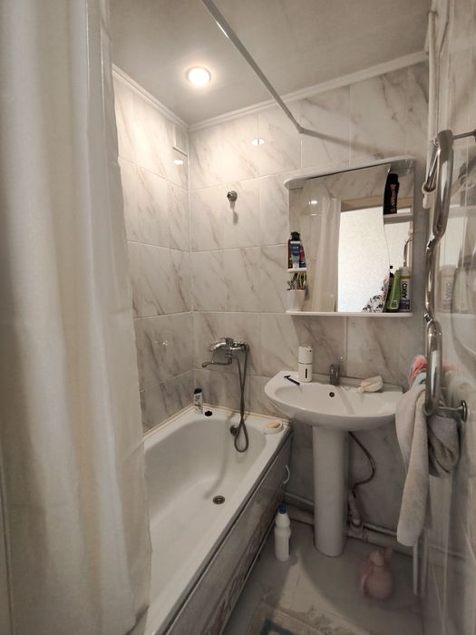 Продам квартиру 3-х комнатную