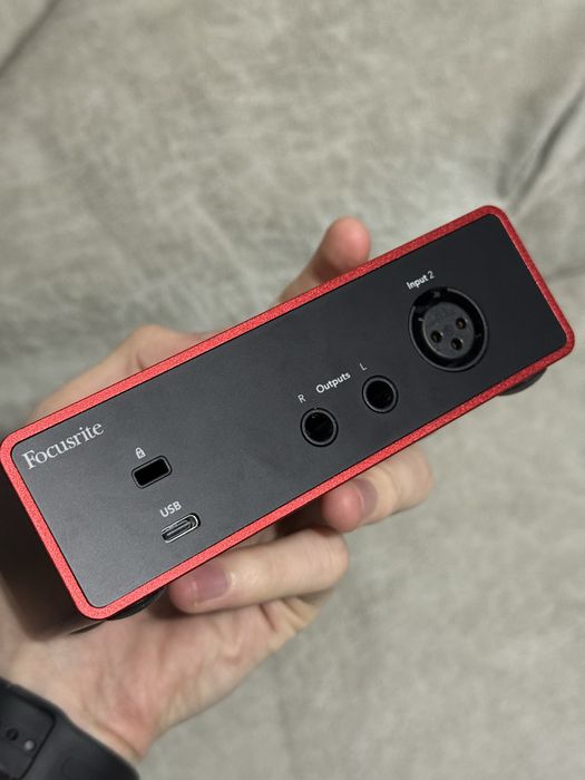 Focusrite Scarlett Solo 4th Gen — звуковая карта