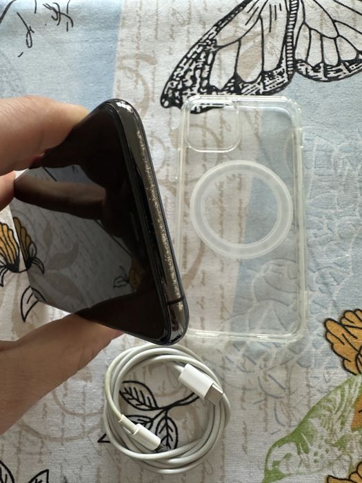 iPhone 11 Pro cu 88% baterie