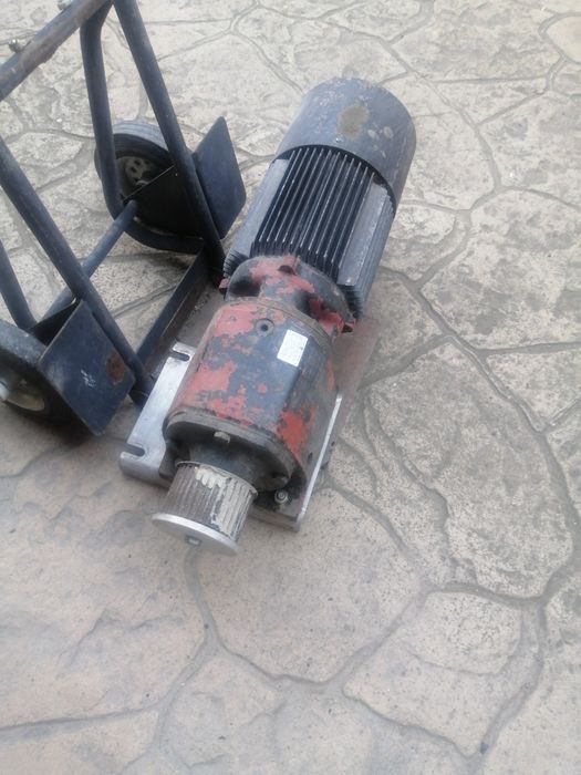 Grup hidraulic reductor