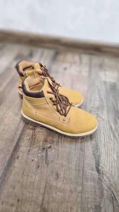 Детски зимни боти, с цип и връзки,35номер.