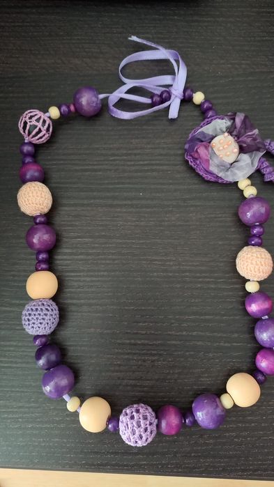 Coliere handmade in cutie cadou