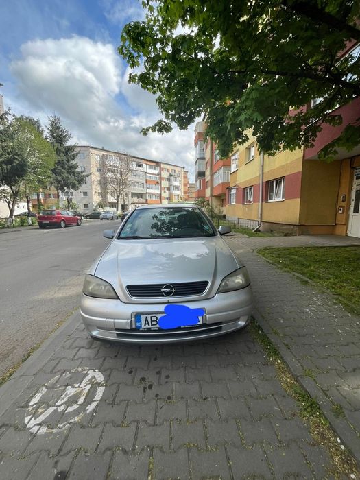 Opel Astra disponibil