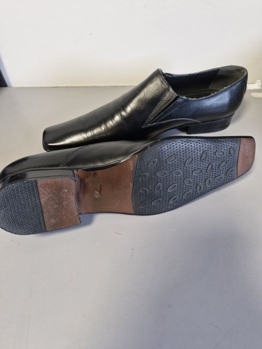 Pantofi eleganți