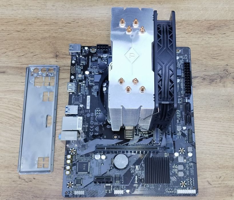 i5 12400f H610 Gigabayt
