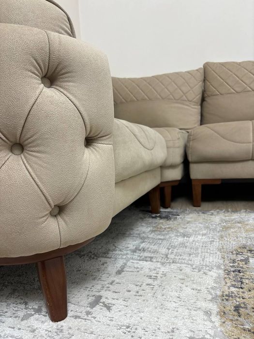 Диван Г образный