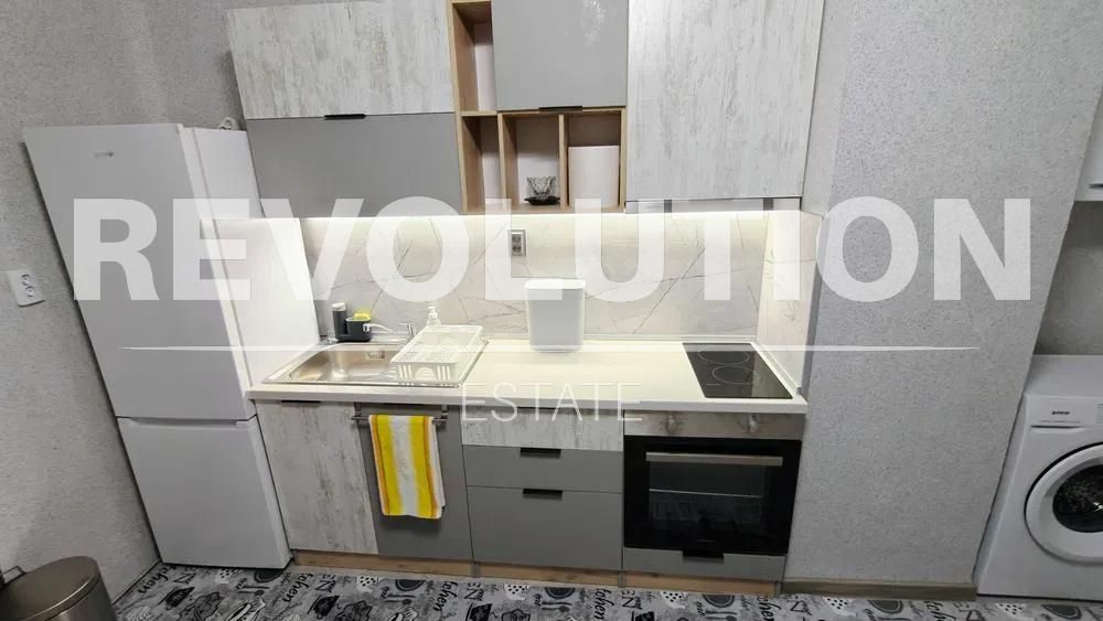 Дава се под наем Многостаен апартамент в Варна, Левски - 100 кв.м за 897.6 € - Снимка #1