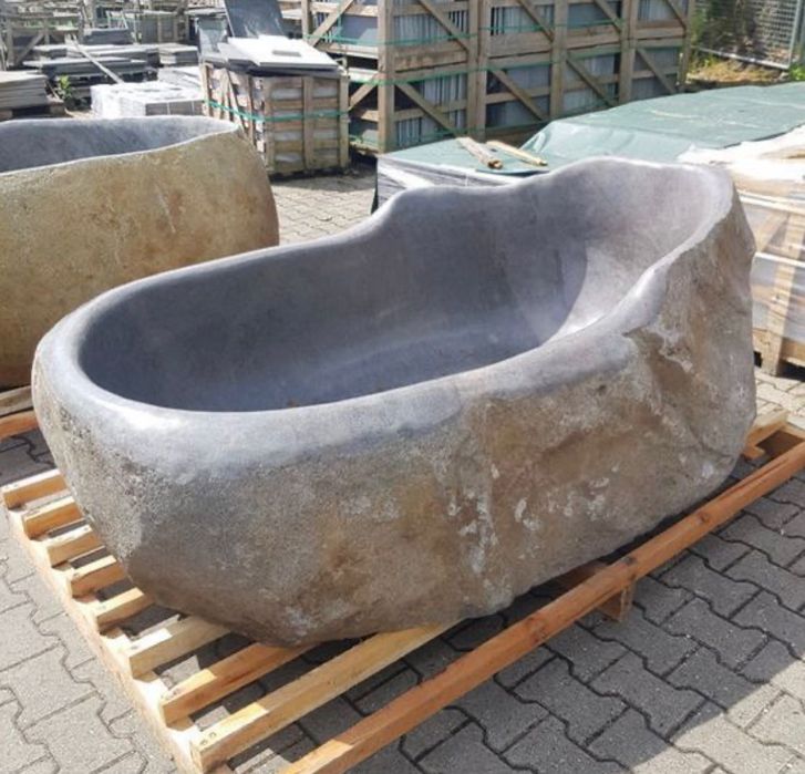 Ванна из натурального речного камня