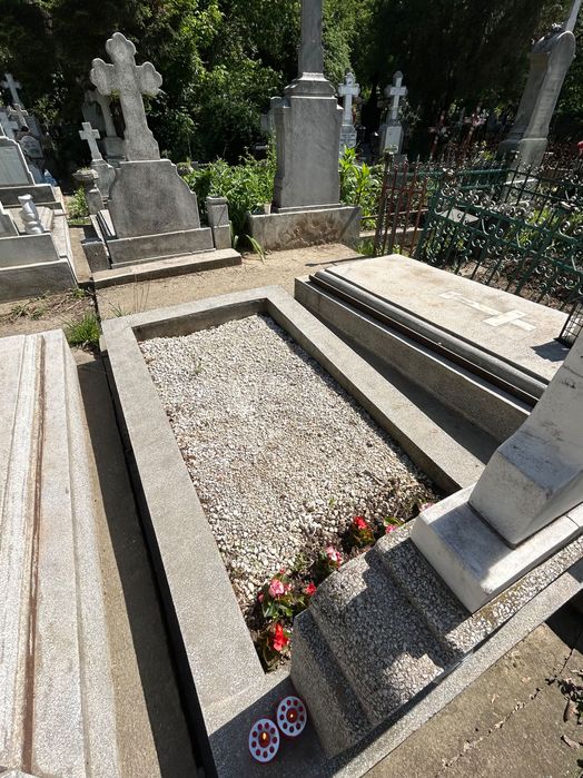 Loc de veci Cimitirul Reinvierea