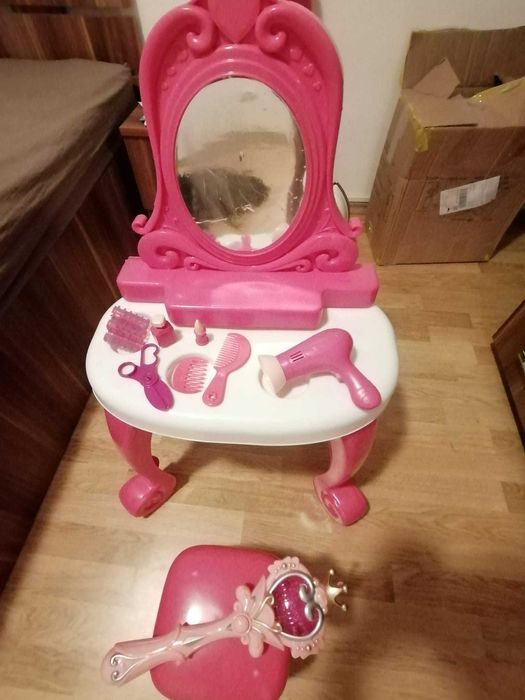 Masă machiaj pentru fetițe și Baghetă cu sunete