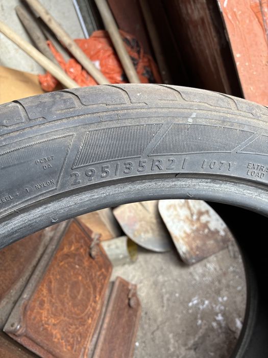 Летние шины 295/35/21